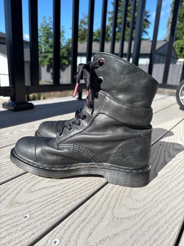 Dr Martens 12105 Boot Mid Triumph Style Black Leather Fold Over Women's Size 8 - Picture 3 of 14