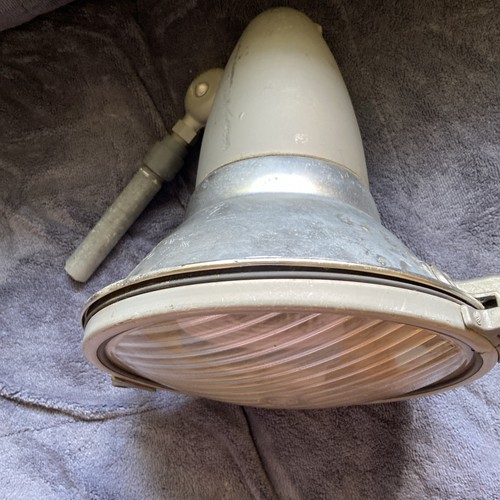 Vintage GE Industrial Light Fixture Flood 4815467. For Repair - Picture 10 of 11