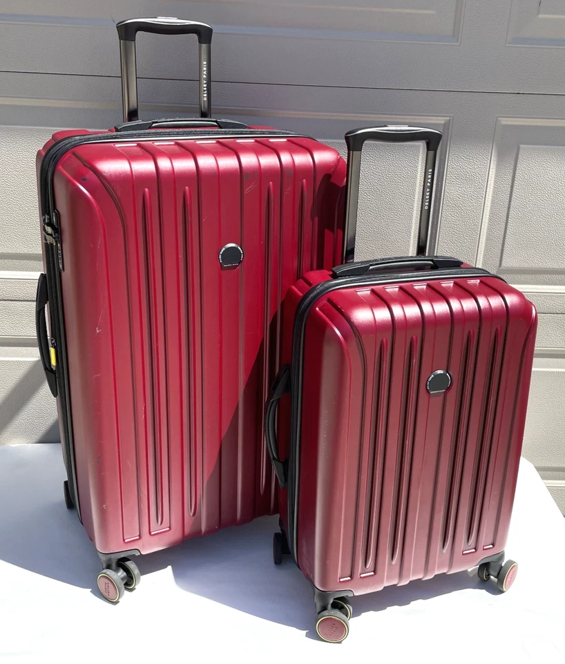 Juego de equipaje de mano rígido Delsey Paris Accelerate de 2 piezas de 30" y 22"" en rojo Foto 2 de 4