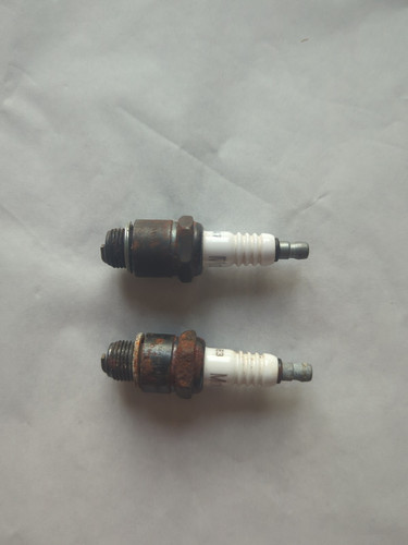 2 x Motorcraft AE3 Spark Plugs - Boxed And Unused - Picture 4 of 6
