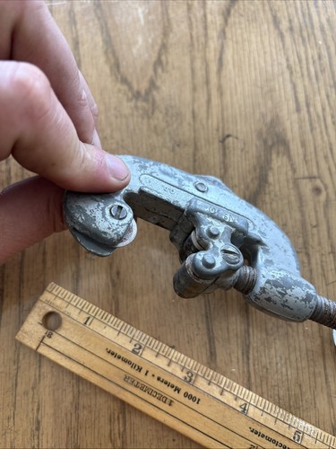 Vintage 6" Long Ridgid Pipe Tubing Cutter 1/8" to 1" No. 10 - Made In U.S.A - Picture 4 of 7
