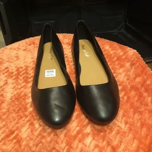 american eagle flats black