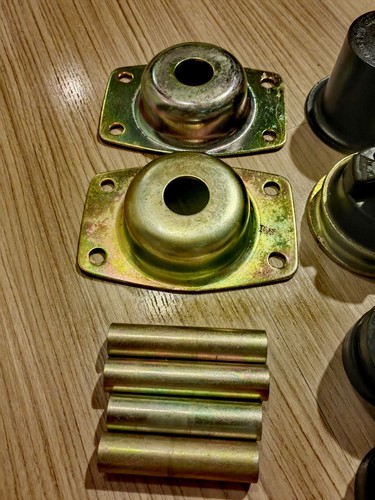 Cabin Mounting Bushing Fit Nissan Navara D21 Big M Hardbody Pickup Hustler 86-97 - Picture 2 of 4