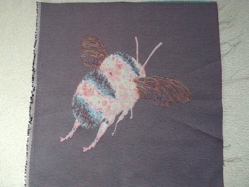 Bumble bee tapestry woven panel, cushion front, bag making. Measures 18" (47cm) - Picture 3 of 3