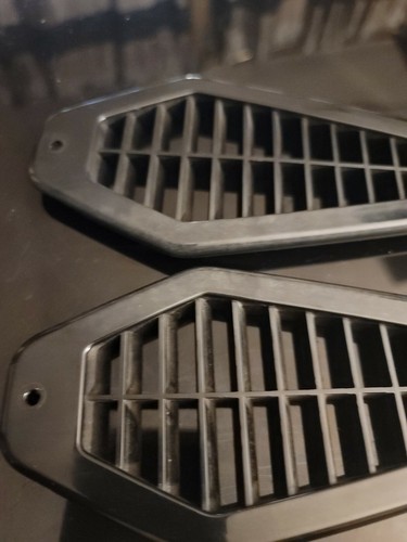 83 Toyota Cressida rear Door Jam Vents (1H) - Picture 4 of 5