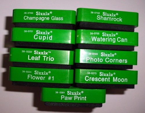 1- Sizzix Originale Piccolo VERDE Fustelle a Scelta - Foto 1 di 19