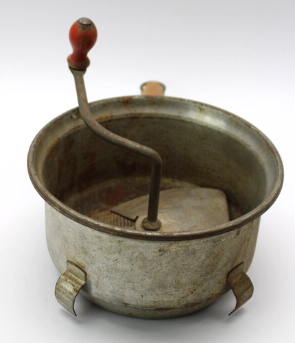 VTG 50's Bunkhouse Find Primitive Strainer Masher Wood Handles Decor Rusty Metal - Picture 4 of 8
