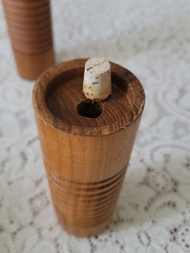 Vintage dänisch aussehende Holz Salz Pfefferstreuer nie benutzt 6"t×2,25"w - Bild 7 von 9