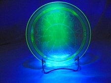 Anchor Hocking Uranium Glass Cameo Ballerina Footed Cake Plate 10" Vintage EUC 