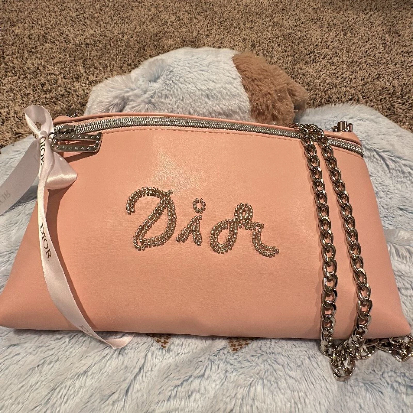Pochette bandoulière Dior avec chaîne argent de rechange incluse ! 