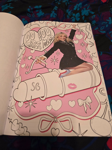 SABRINA CARPENTER - VOGUE/SHOWSTOPPER/COLOURING BOOK MAGAZINES/ULTIMATE FANPACK - Picture 13 of 23