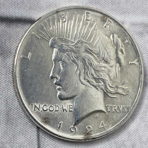 1924-P Peace Dollar, Shiny and Good or Better Face Details #259 - Picture 3 of 16