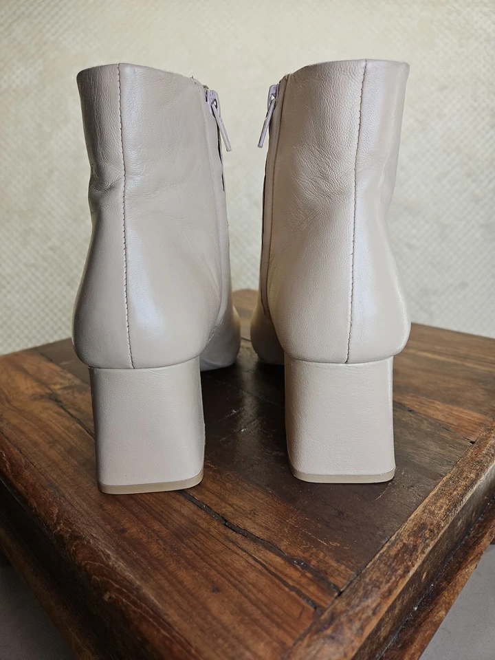 Signature Journee Collection Tabbie Ankle Bootie Pointed Toe Tan Chic Sz6.5 NWOB - Image 4 of 4