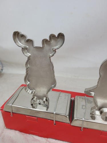 Vintage Stocking Holders 4 Enamel On Metal Santa,snowman,Penguin,reindeer - Picture 10 of 14