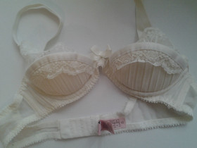 AGENT PROVOCATEUR RARE cream Fifi Bra 34A