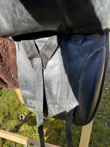 Euroriding Opal Dressursattel Größe 18 Zoll Sattel mittel weite 31 er Kammer - Bild 4 von 20