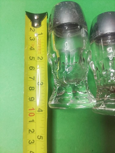 Vintage Clear Glass Salt And Pepper Shakers. 4" Tall. - Picture 5 of 8