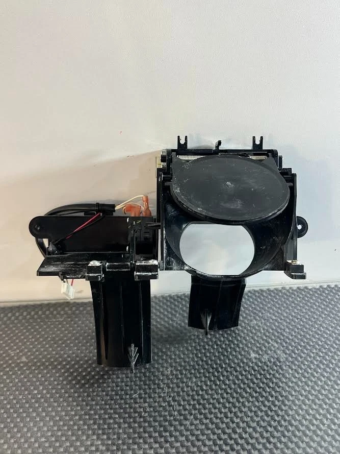 Conjunto dispensador de refrigerador Frigidaire OEM, 242083303 Foto 2 de 4