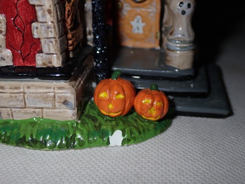 Department 56 Time to Celebrate Halloween Boo Mansion #20.88519 Leuchthaus - Bild 3 von 7