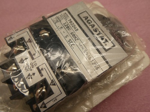 AGASTAT 7022AB TIMING RELAY 120V 60HZ / TIME .5-5SEC