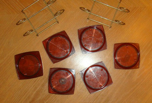 Vintage Two Coaster Set, Cork, plastic, metal sleigh for storage - Picture 5 of 6