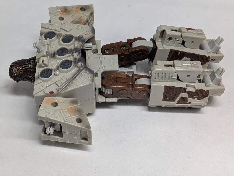 2006 STAR WARS TRANSFORMERS MILLENIUM FALCON HAN SOLO (incomplete for parts) - Image 4 of 4