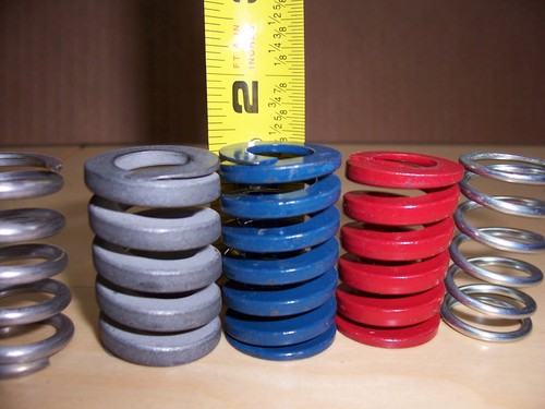 5 Parker / Sonstige Konvolut Ventilschaftfedern - Bild 2 von 3