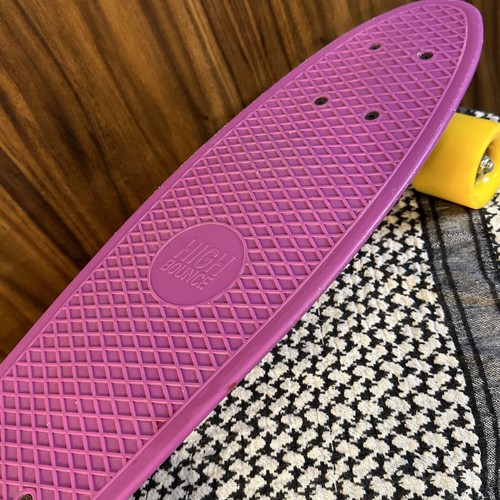 High Bounce Durable Cruiser 22-inch Skateboard For Kids Purple, EUC!Comes W/case - Picture 8 of 17