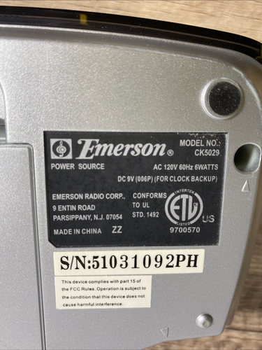 Radio Reloj Alarma Emerson CK5029 AM/FM LED Muy Bueno - Imagen 8 de 10