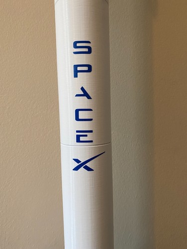 SpaceX Falcon 9 with Dragon Capsule - Roadster and Starlink Satellite Payload - Picture 10 of 12