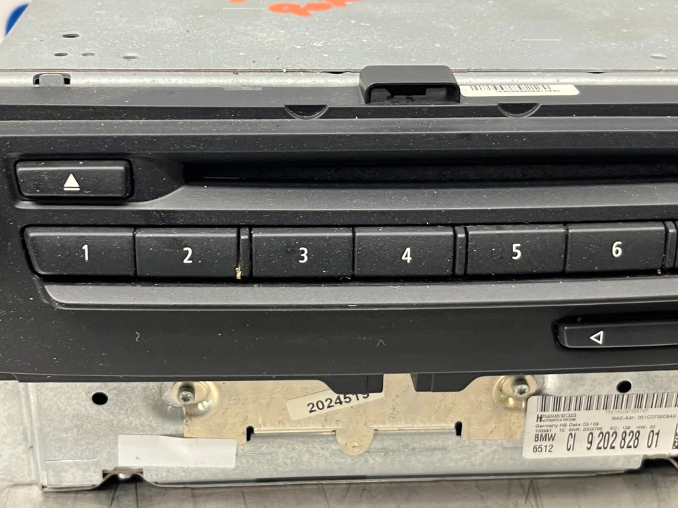 BMW 335i 2009 pantalla de información iDrive 8,8" - 9193745 - 90 k - video de prueba Foto 3 de 4