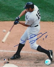 JOHNNY DAMON SIGNED NEW YORK YANKEES 8X10 PHOTO JOHNNY DAMON SIGNED NEW YORK YANKEES 8X10 PHOTO