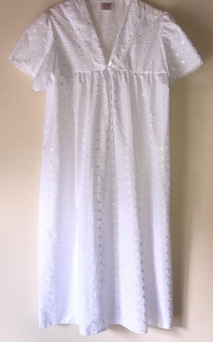 NEW LADIES POLY/COTTON EMBROIDERY ANGLAISE SHORT SLEEVE NIGHTIE NIGHTDRESS - Afbeelding 8 van 8