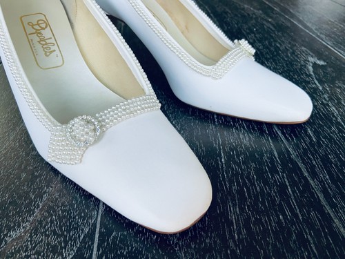 Bridal Shoes - White Heels w/ Beaded Trim & Square Toe - Dyeables - Size 7.5 - Picture 8 of 13