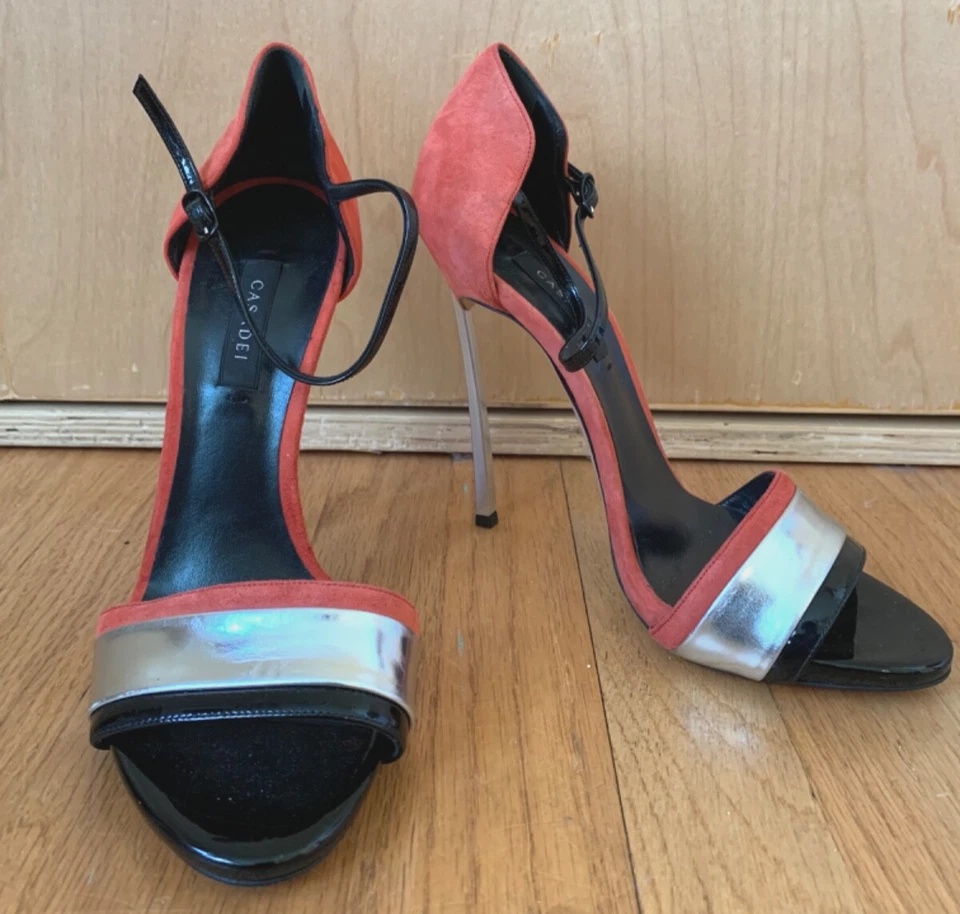 Sandalia con tiras de tacón de aguja CASADEI coral gamuza cuero plateado 8,5 Foto 2 de 4