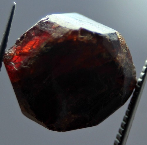 26 CT Eye-Catching Top Grade Terminated Natural Almandine Red Garnet From Afghan - Picture 8 of 8