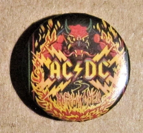 Pin redondo AC/DC RARO VINTAGE AÑOS 90 DISEÑO HIGHWAY TO HELL - Imagen 1 de 2