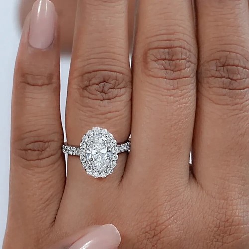 3.95 TCW Oval Cut Moissanite Halo Engagement Ring 14K White Gold Plated - 第 7/8 張圖片