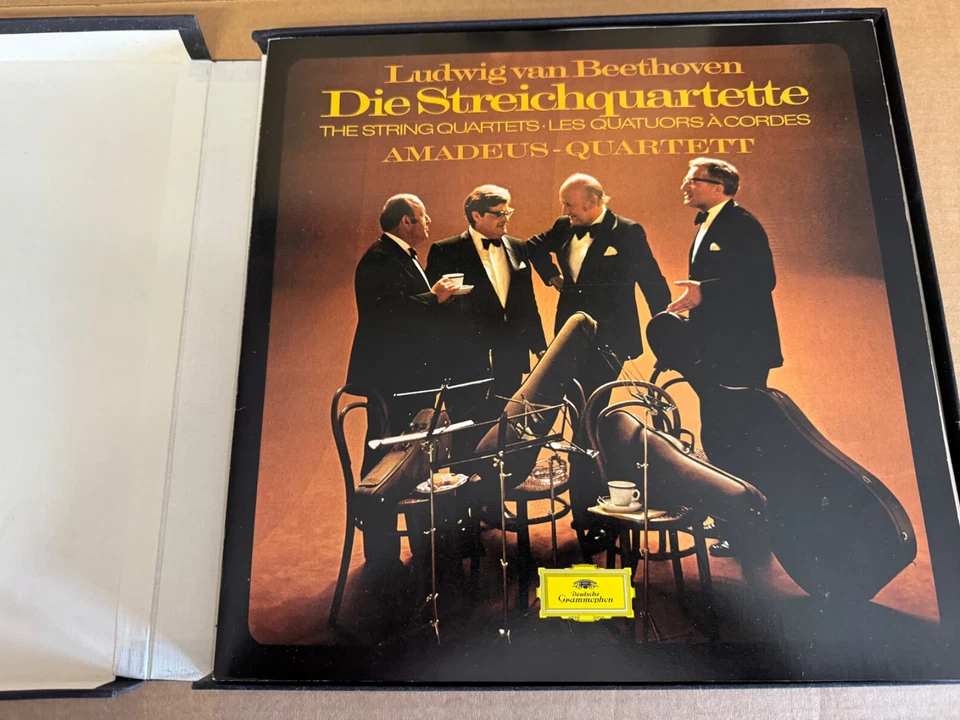 2721 071 Beethoven Complete String Quartets Amadeus Quartet  10 LP box - Image 2 of 3