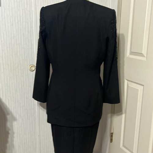 John Meyer of Norwich Womens formal suit (221) - Picture 5 of 12