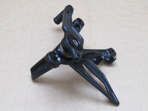 KTM 1290 super duke R 2021 right footrest and brake pedal (15087) - Picture 7 of 9