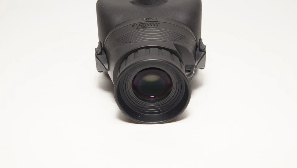 Hoodman H32MB HoodLoupe Outdoor Digital Camera Viewfinder for 3.2" Screens - Image 4 of 4