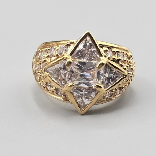 Vtg CZ Dome Ring Gold Tone Star Design Retro Size 7 Cubic Zirconia - Picture 5 of 12