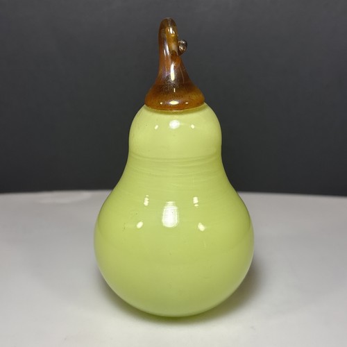 Thames Glass Pear Paperweight Figurine Signed Pale Green Yellow 4.5” - Picture 2 of 10