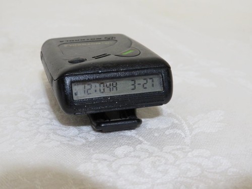 MOTOROLA BRAVO FLEX PAGER BEEPER WORKS GREAT & TESTED BY A CERTIFIED TECH