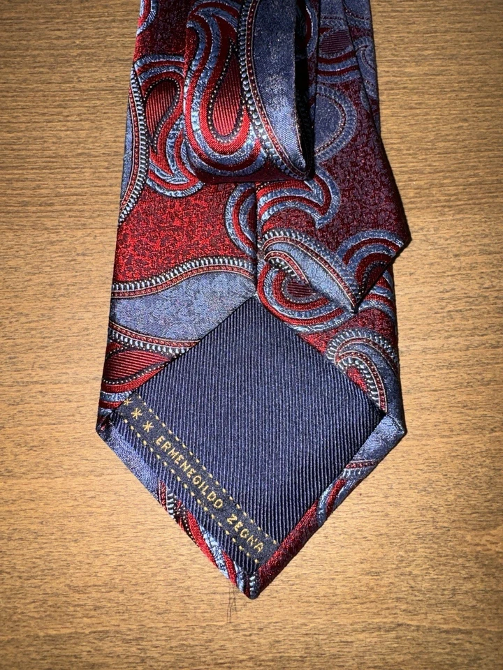 Corbata Ermenegildo Zegna 100 % seda para hombre roja cachemira Foto 3 de 3