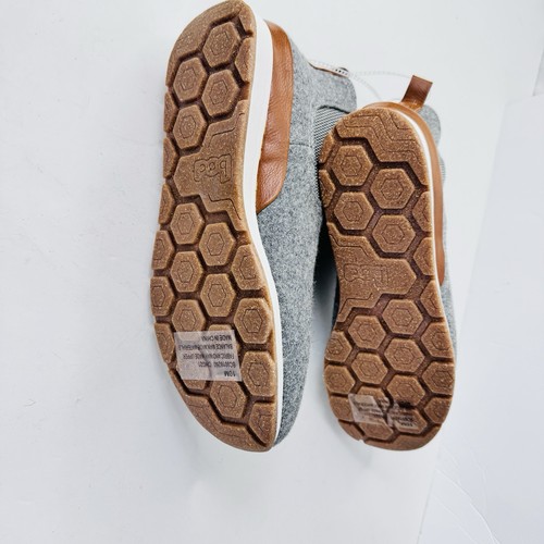 NEW BOC Born Boots sz 10 Kara Ankle Booties Shoes Gray Faux Wool Pull On Chelsea - Picture 6 of 6