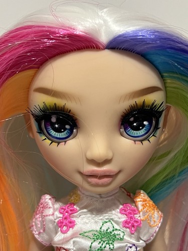 Rainbow High Amaya Raine Hair Chalk 10" bambola alla moda di MGA - Foto 2 di 8