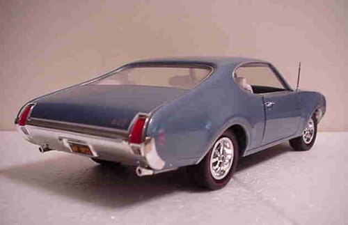 1969 Oldsmobile 442 Nassau Blue 1:18 Ertl American Muscle 32480 - Picture 4 of 5