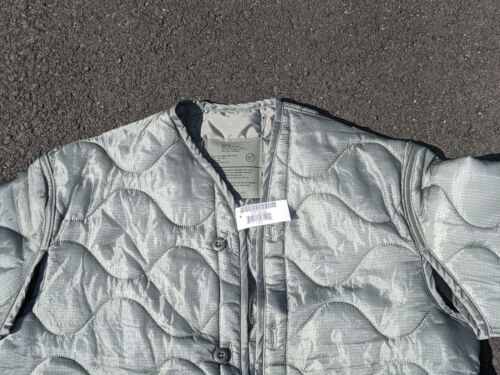 Neu US MILITÄR M65 FELDJACKE MANTEL FUTTER M-65 gesteppt Medium-R - Bild 3 von 5